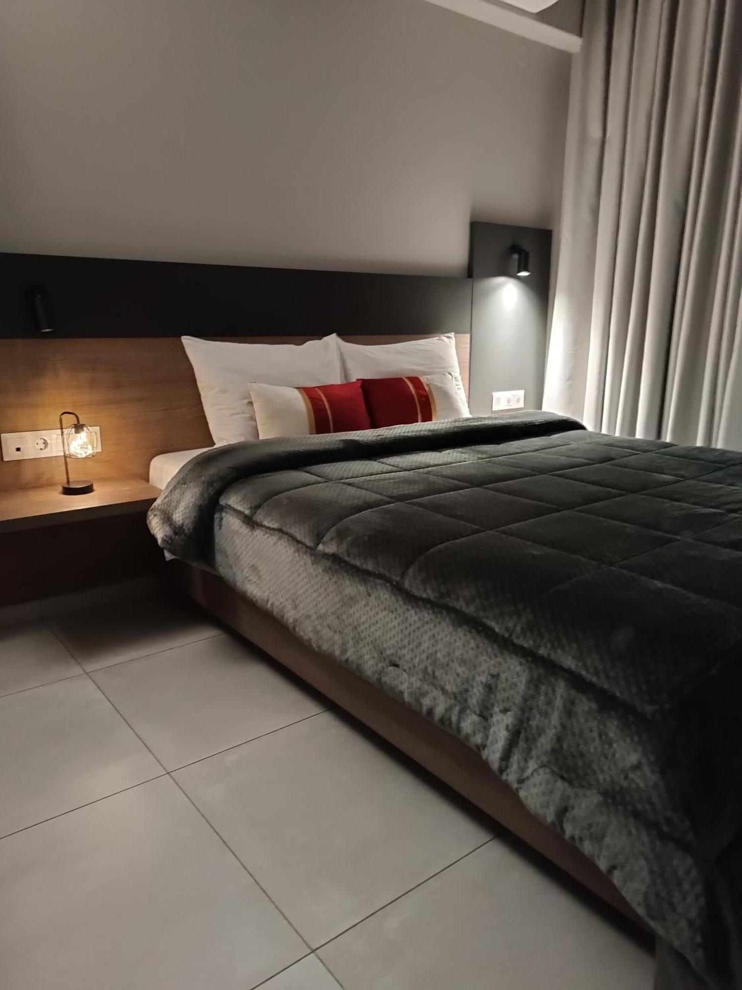 Elizabeth Queen Luxury Rooms Paralía Exteriör bild