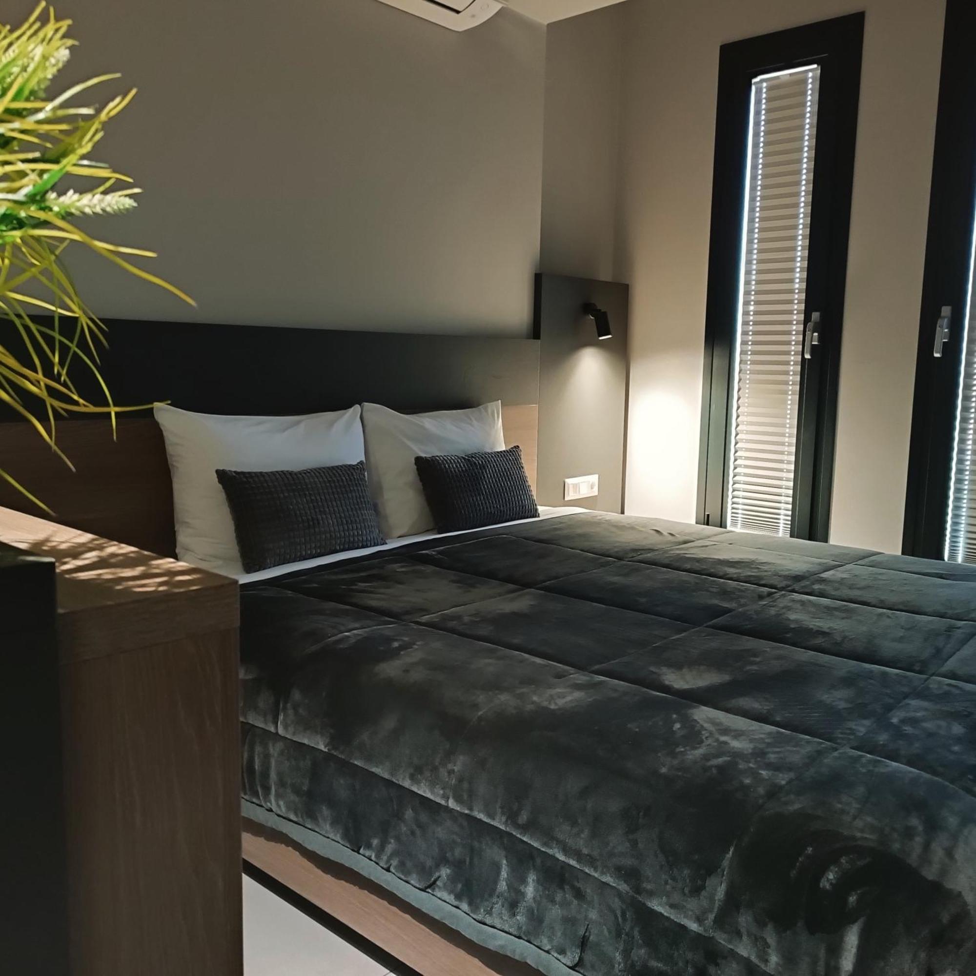 Elizabeth Queen Luxury Rooms Paralía Exteriör bild