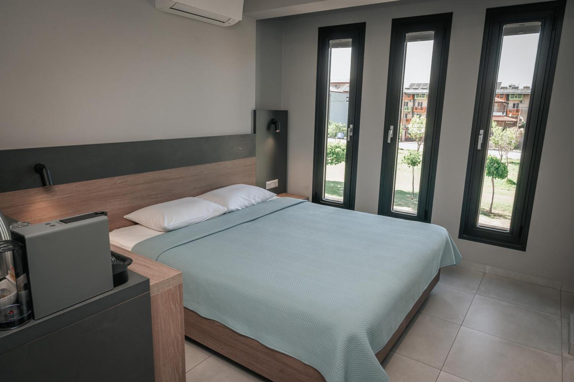 Elizabeth Queen Luxury Rooms Paralía Exteriör bild
