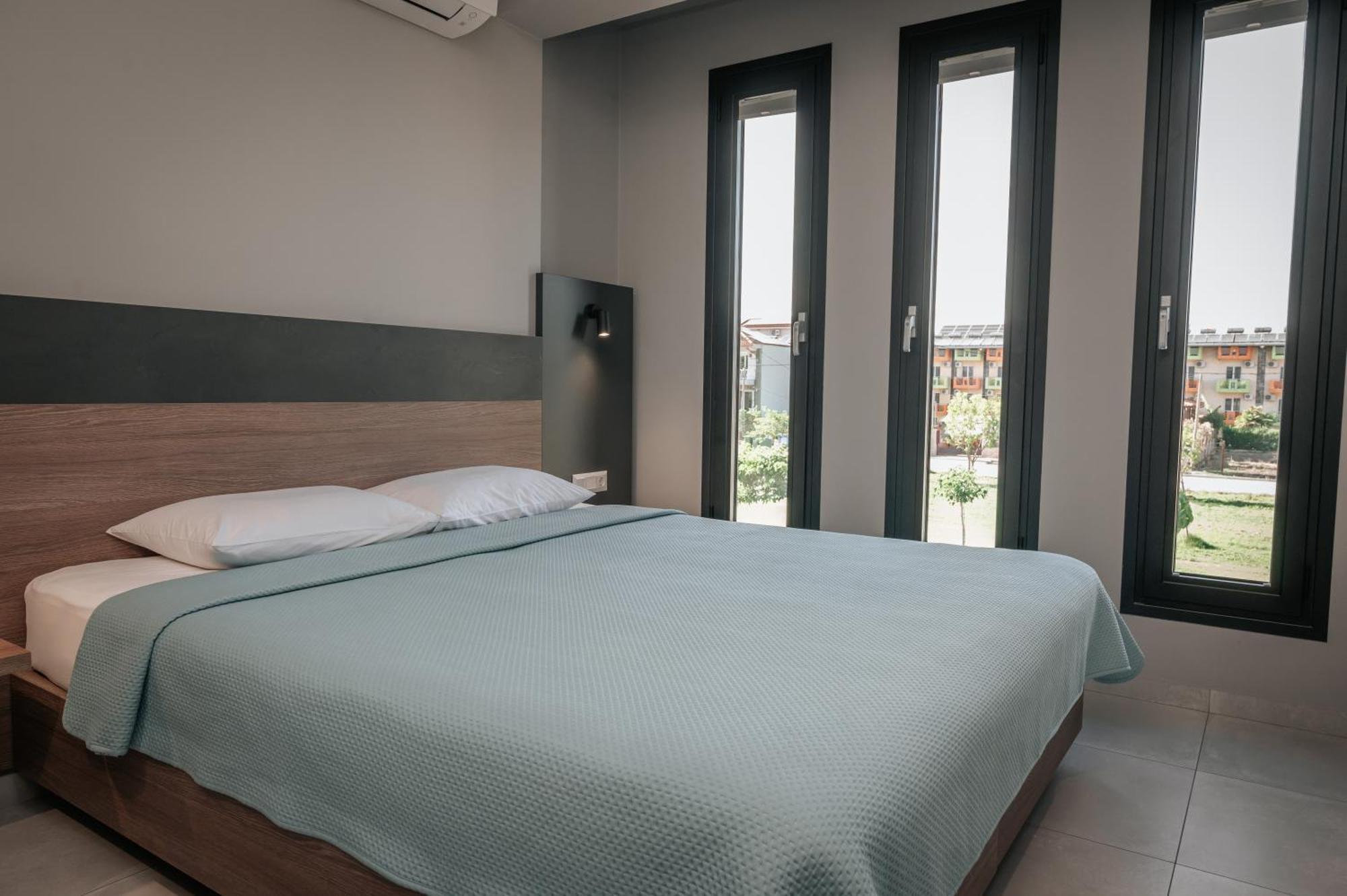 Elizabeth Queen Luxury Rooms Paralía Exteriör bild